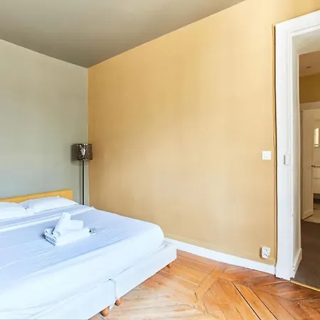 Daire Bnbnook - Chic 2br - Champs-elysees & Lafayette